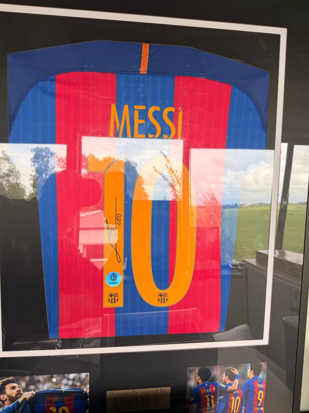 Gesigneerd Messi Shirt - FC Barcelona Ingelijst, Verzamelen, Ophalen of Verzenden, Zo goed als nieuw, Buitenlandse clubs, Shirt