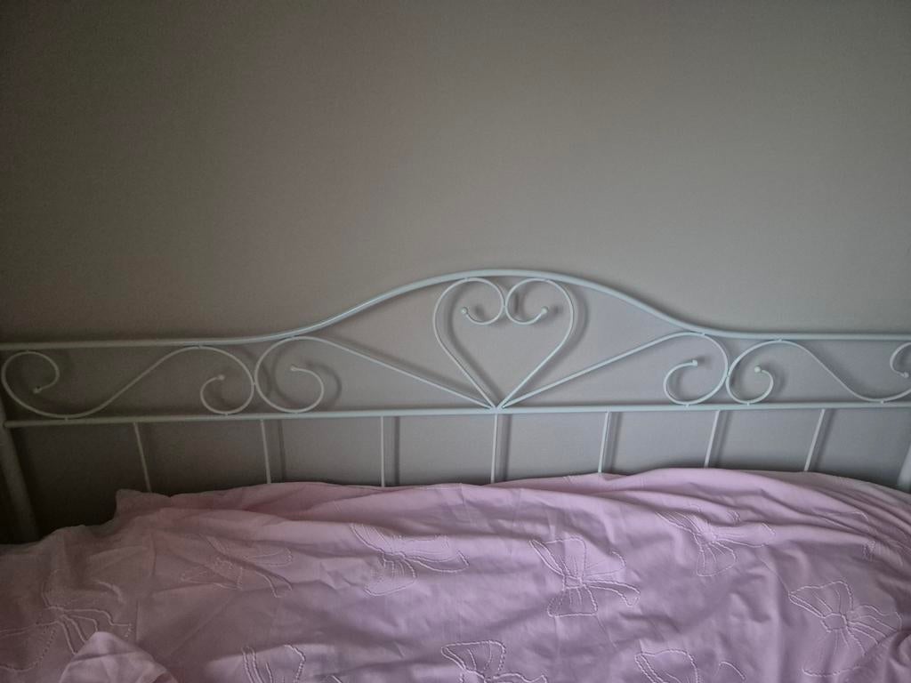 Wit stalen meisjesbed 90x200 met lattenbodem, Ophalen
