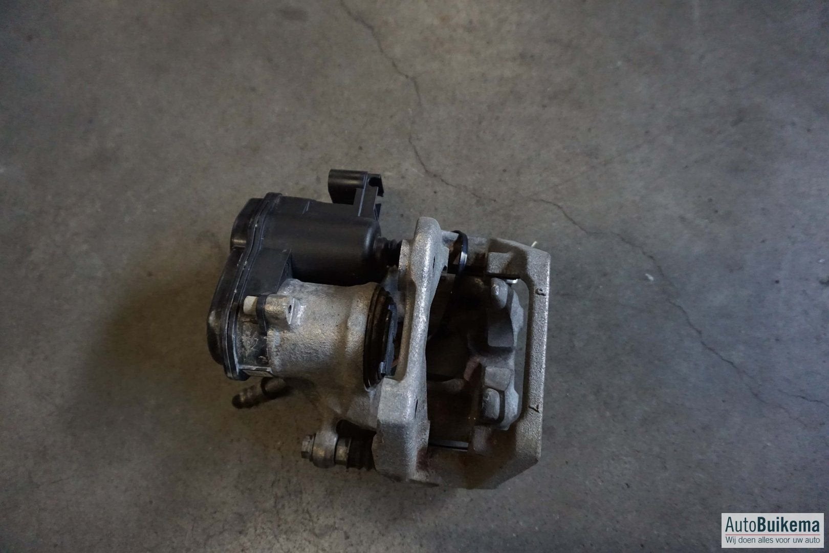 Origineel BMW 5 Serie F10 remklauw links achter, Gebruikt, -, -, Ophalen of Verzenden