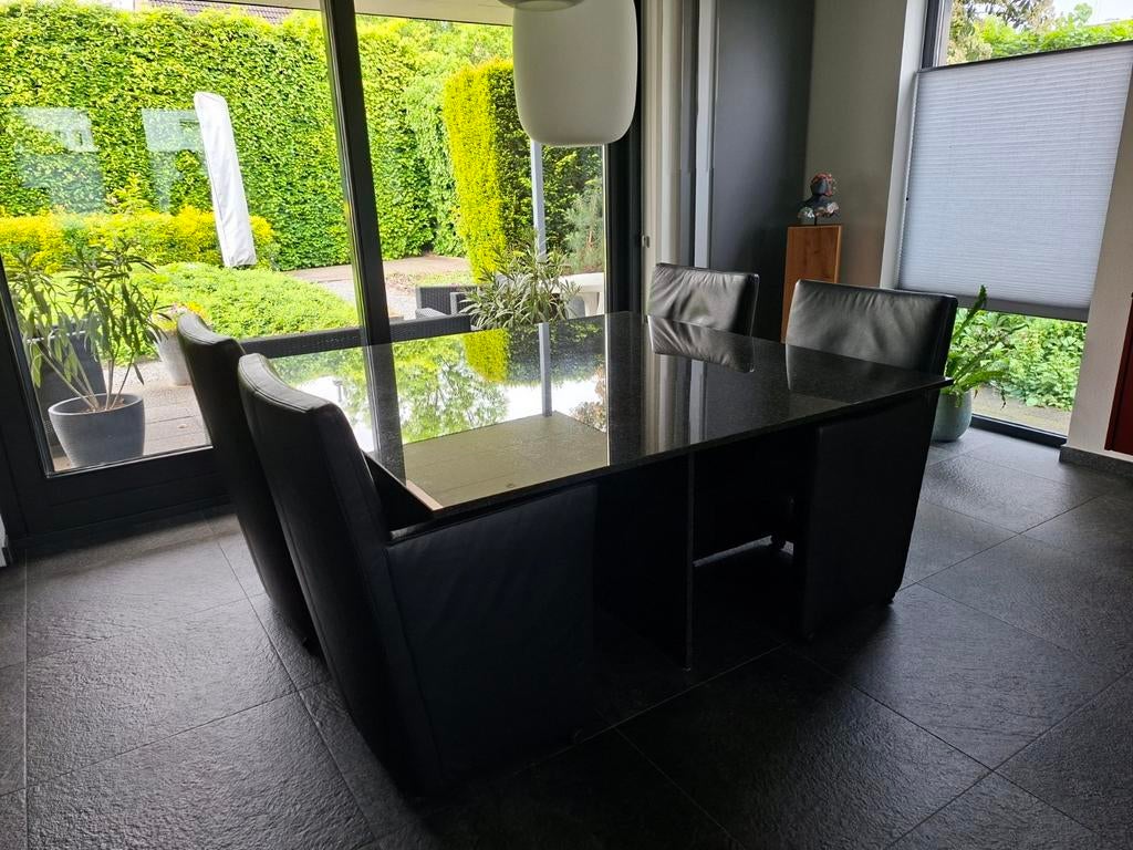 4 zwarte leren eetkamerstoelen Schillig Elfje met wieltjes, Huis en Inrichting, Ophalen