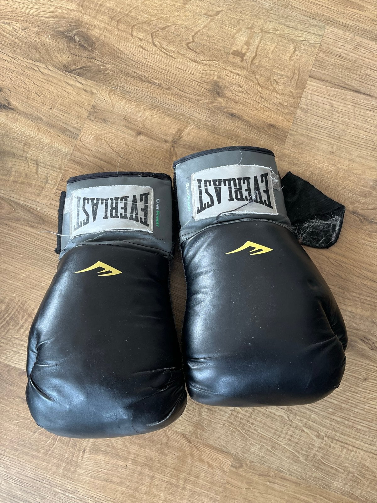 Everlast Bokshandschoenen (16 oz) - Zwart, Maat Onbekend, Sport en Fitness, Ophalen, Gebruikt, Bokshandschoenen
