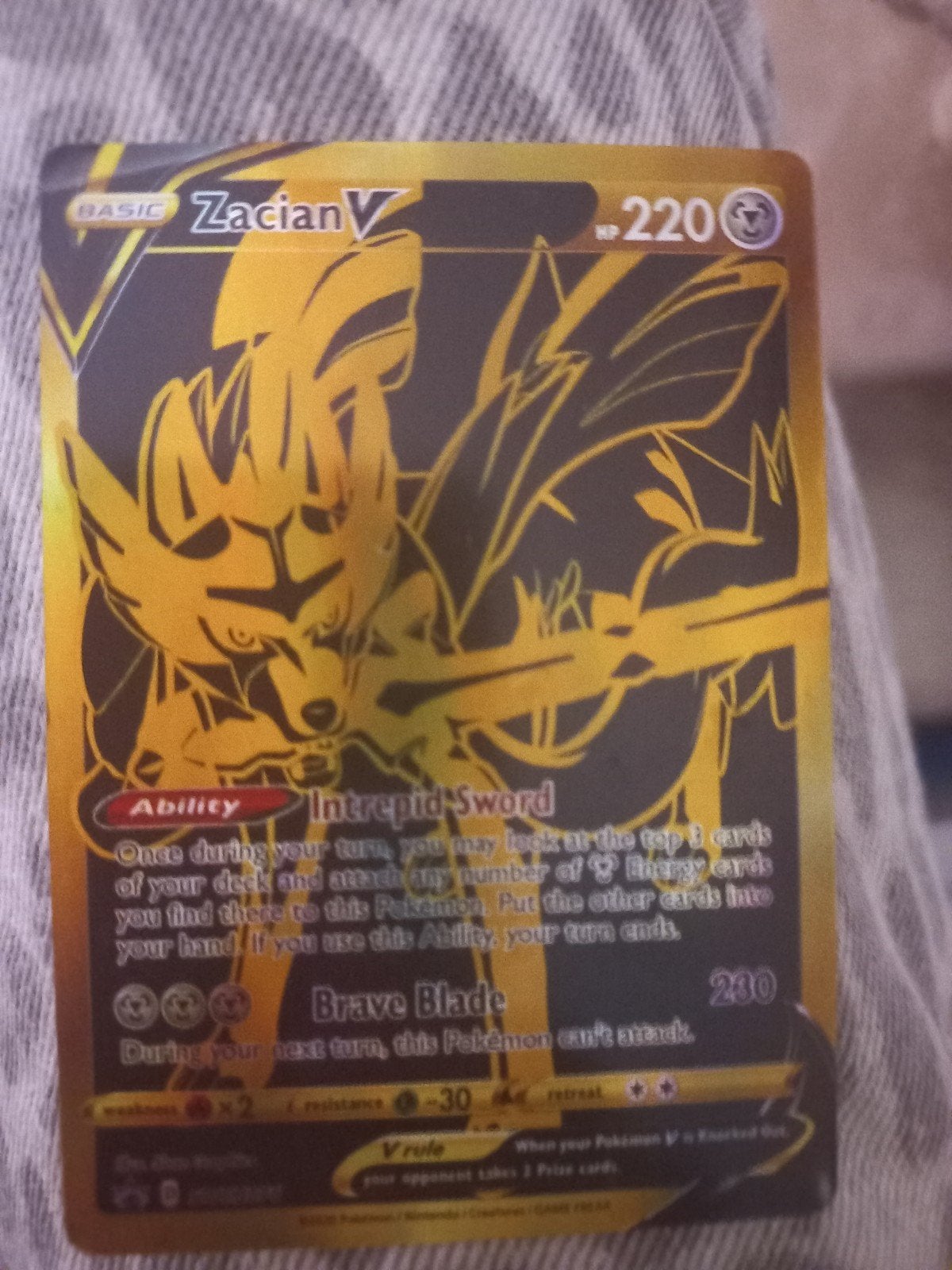Zacian V Gouden Pokémon Kaart - Zeldzaam en Nieuwstaat, Ophalen of Verzenden, Nieuw, Losse kaart, Foil