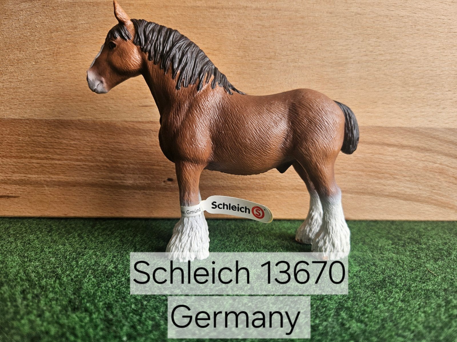 Schleich 13670 Clydesdale hengst met vaantje uit 2010, Ophalen of Verzenden, Zo goed als nieuw, Paard, Beeldje of Figuurtje