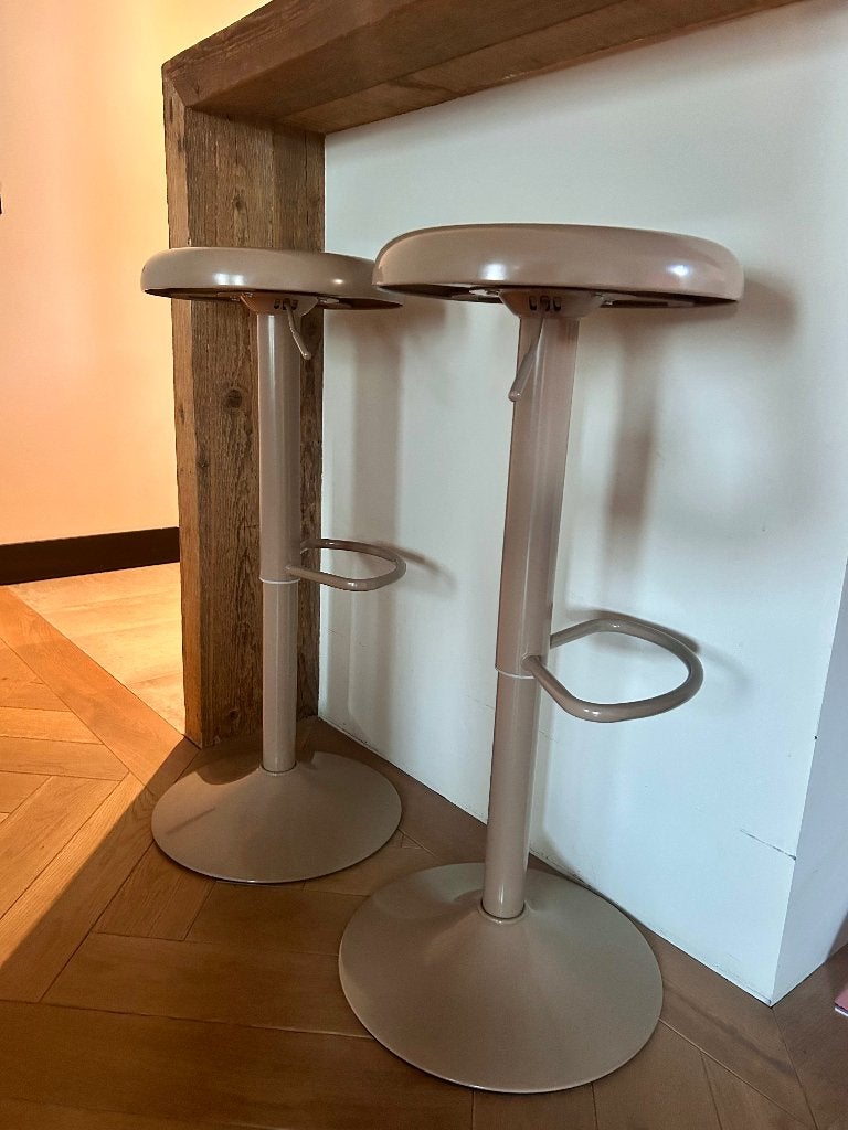 WOOOD Isaac Barkruk 2 stuks - Metaal - Zand - 81x39x39, Ophalen, 60 tot 90 cm, Zo goed als nieuw, 2 krukken