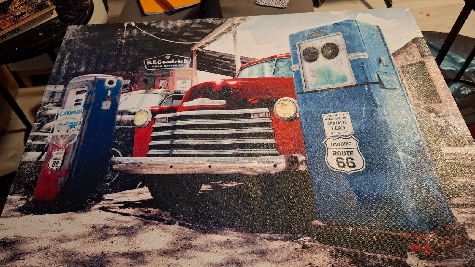 Schilderij Route 66 met klassieke auto en benzinepompen, Antiek en Kunst, Kunst | Schilderijen | Klassiek, Ophalen, Doek, Realistisch
