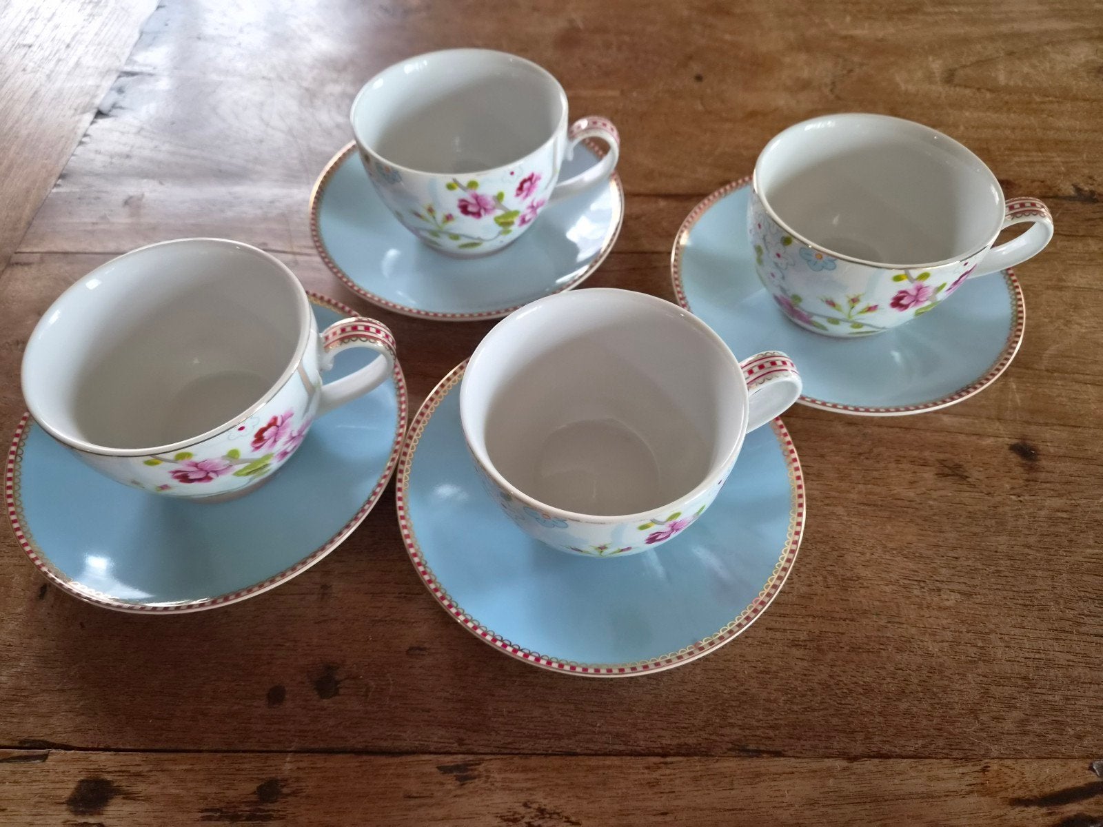 Pip Studio Cappuccino Kop en Schotels - 4 stuks, Ophalen of Verzenden, Porselein, Overige stijlen, Kop(pen) en/of Schotel(s)