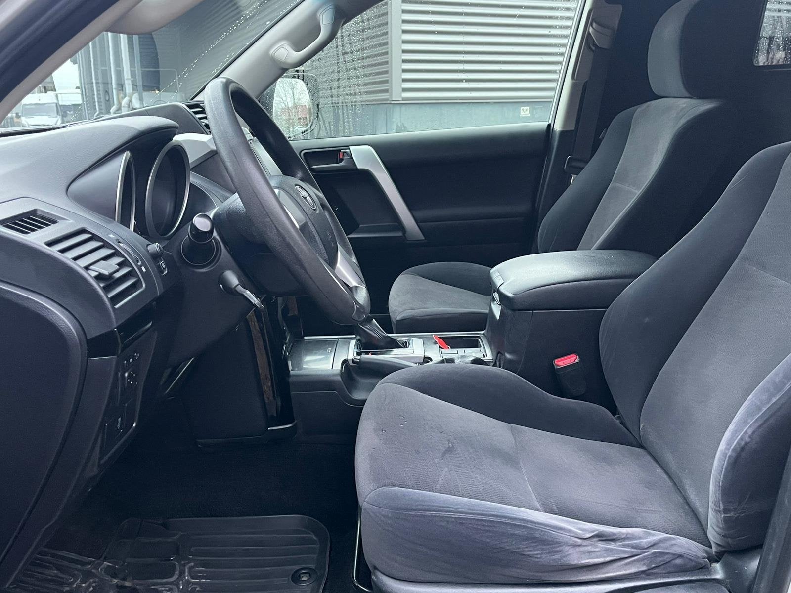 Toyota Land Cruiser 2.8 D-4D-F LX 150| Grijs kenteken, Auto's, Automaat, Dealer onderhouden, Stof, Gebruikt