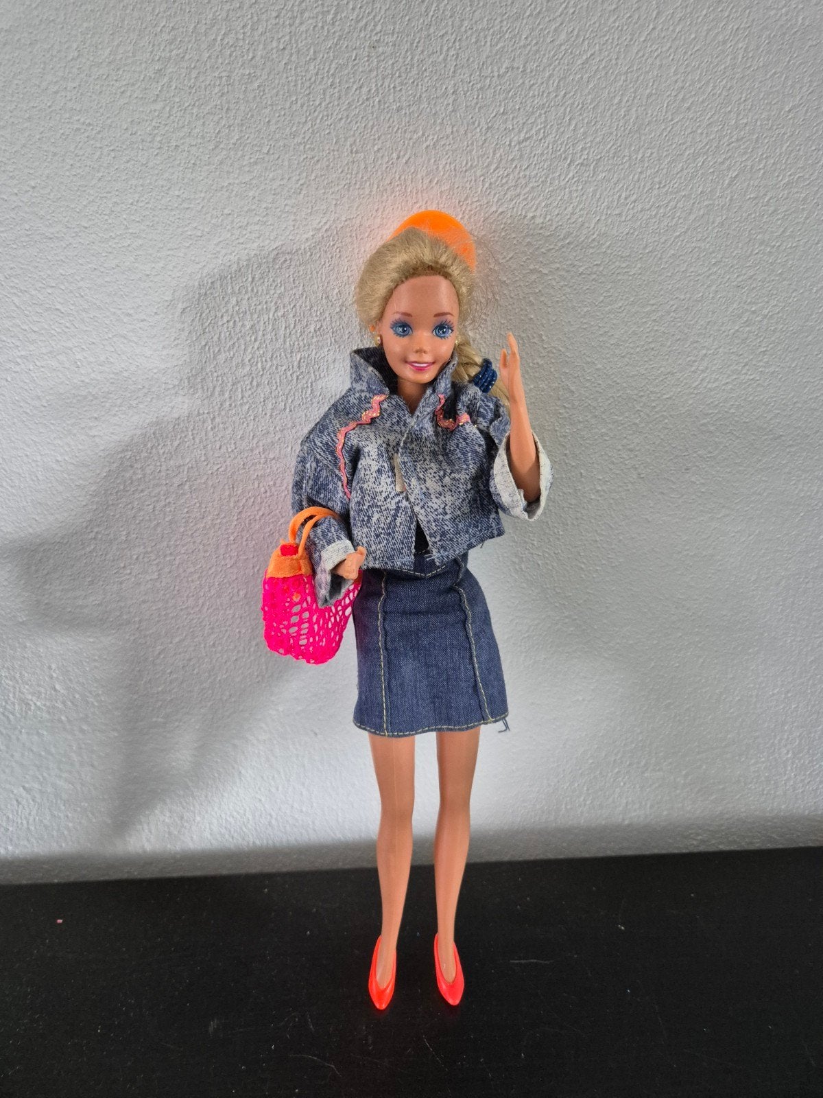 Vintage Barbie pop met denim outfit en accessoires, Ophalen of Verzenden, Zo goed als nieuw, Barbie