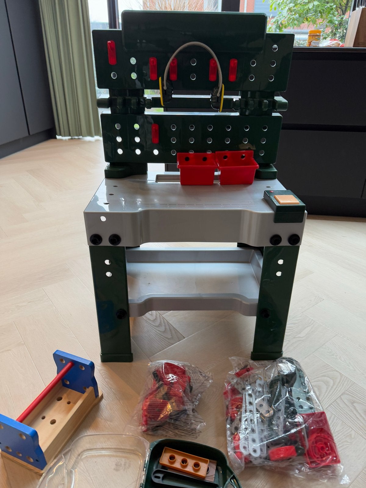 Bosch Werkbank met gereedschap kind, Kinderen en Baby's, Speelgoed | Educatief en Creatief, Ophalen, Zo goed als nieuw, Knutselen
