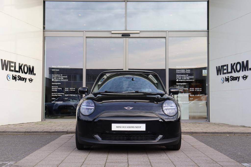 MINI Cooper E Essential XS 40.7 kWh (bj 2026, automaat), Stof, Gebruikt, Zwart, Met garantie (alle)