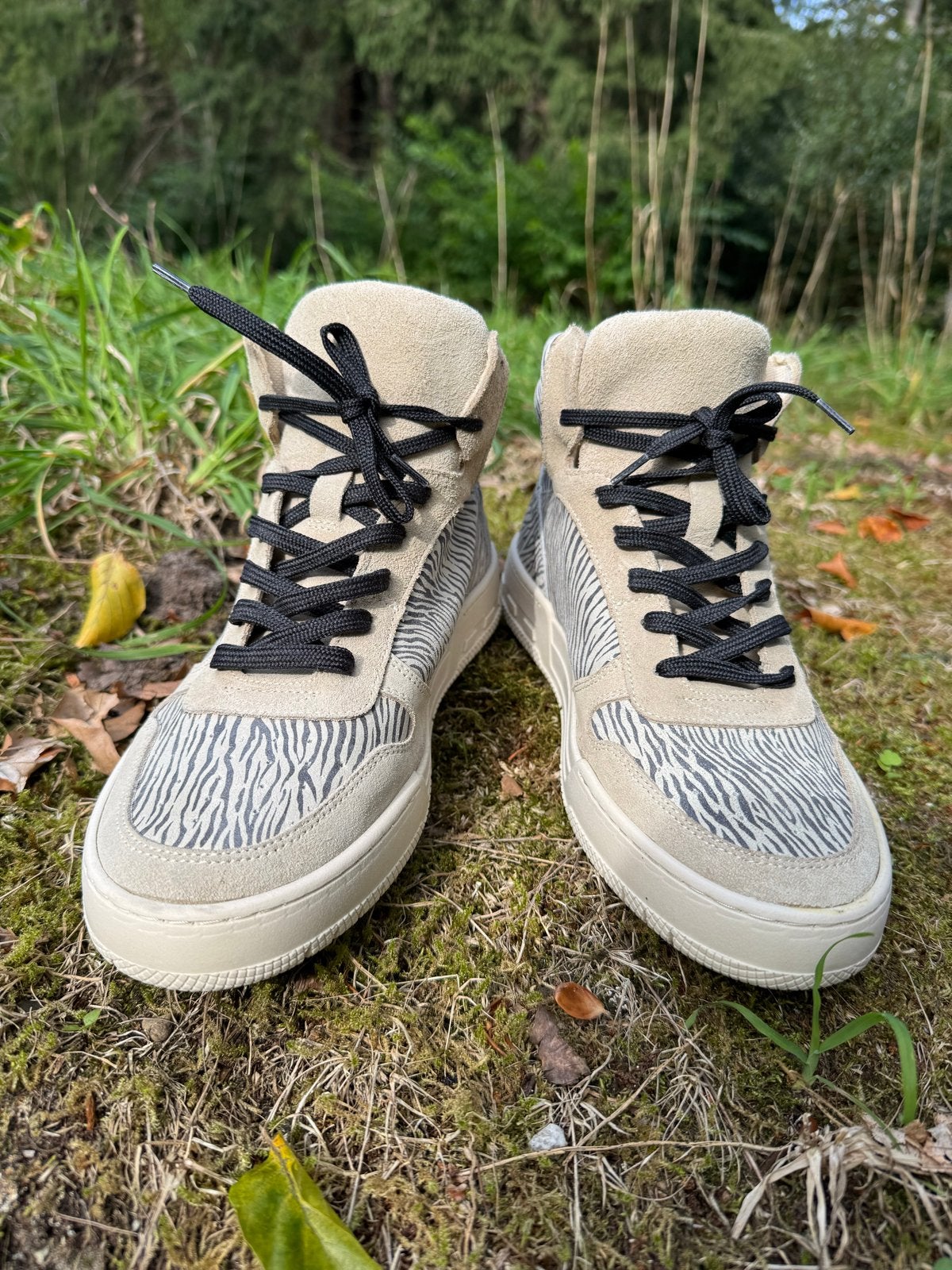 Juul & Belle hoge sneakers met zebraprint, Kleding | Dames, Ophalen of Verzenden, Zo goed als nieuw, Overige kleuren, Sneakers of Gympen