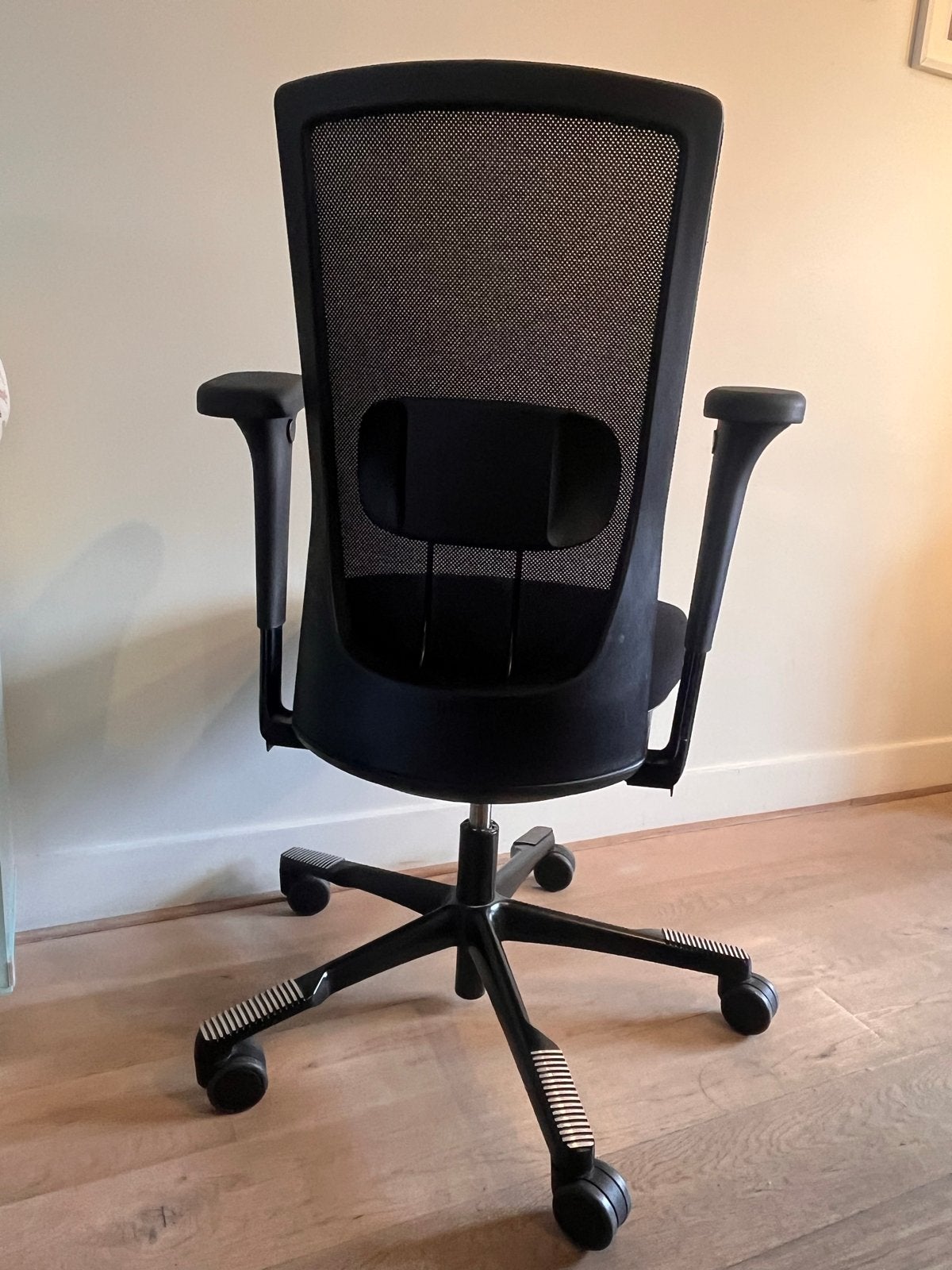 HÅG Futu Mesh 1100 Bureaustoel - Zwart, Ergonomisch, Ophalen, Zwart, Zo goed als nieuw, Bureaustoel