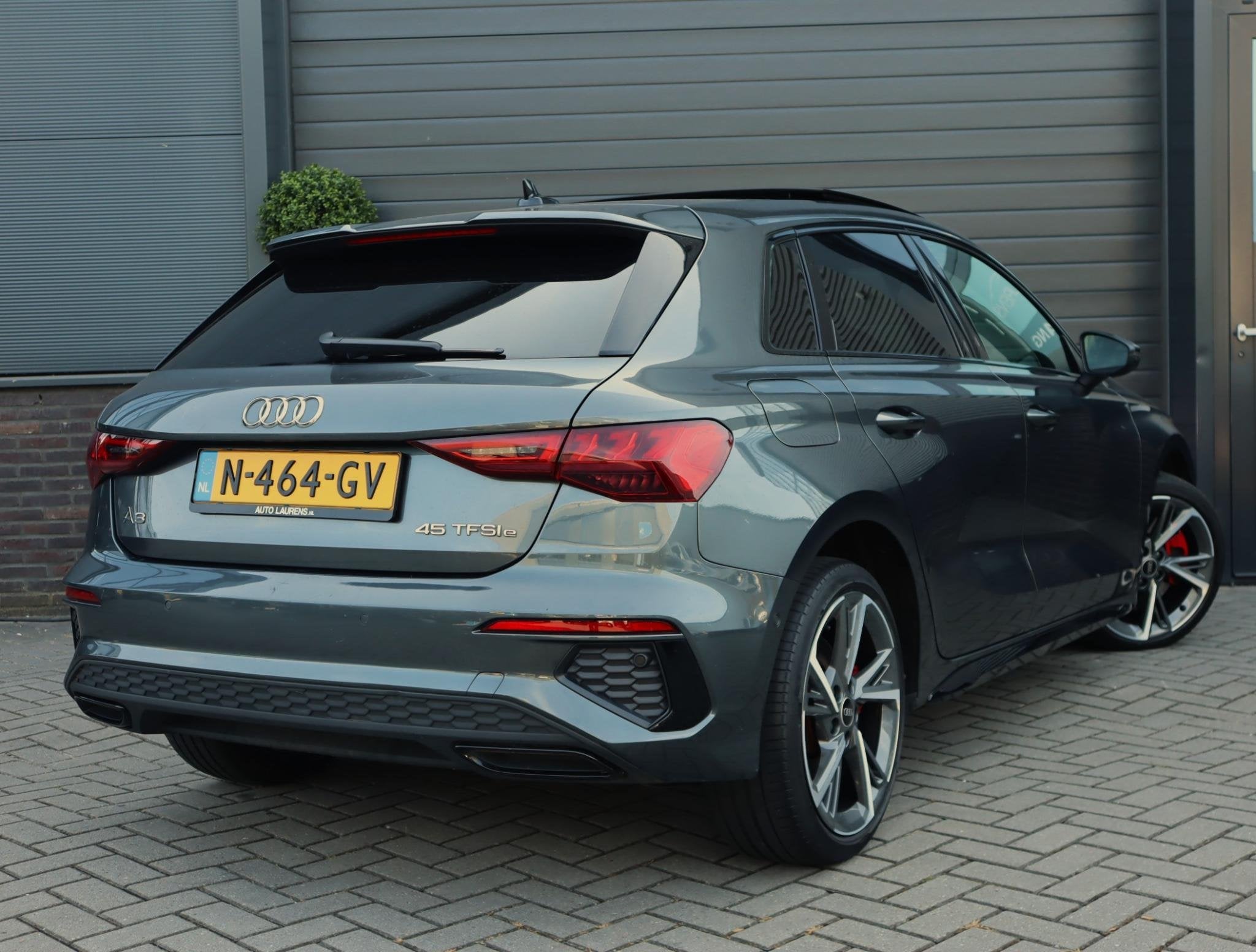 Audi A3 Sportback 45 TFSI e S edition Competition | Pano | A, Gebruikt, 4 cilinders, Leder en Stof, Hybride Elektrisch/Benzine