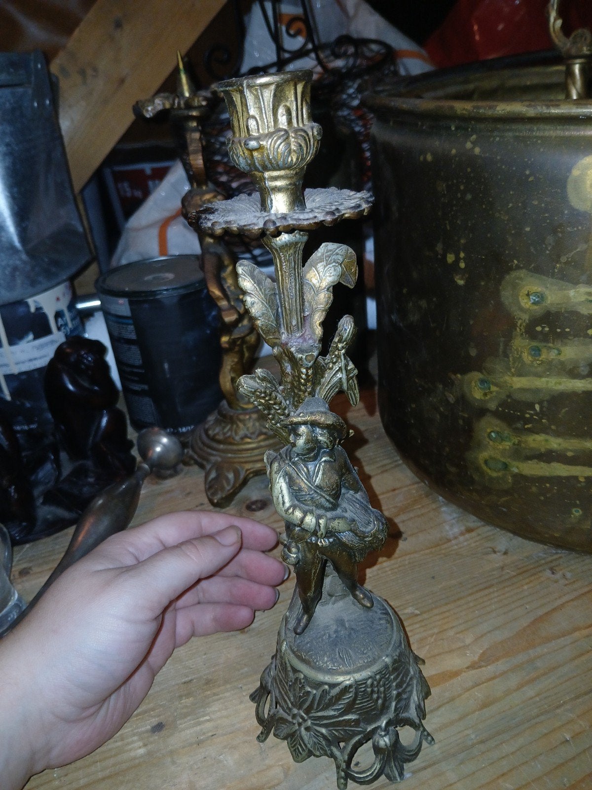 Antieke bronzen kandelaar met figuur, Antiek en Kunst, Ophalen of Verzenden, Koper of Brons