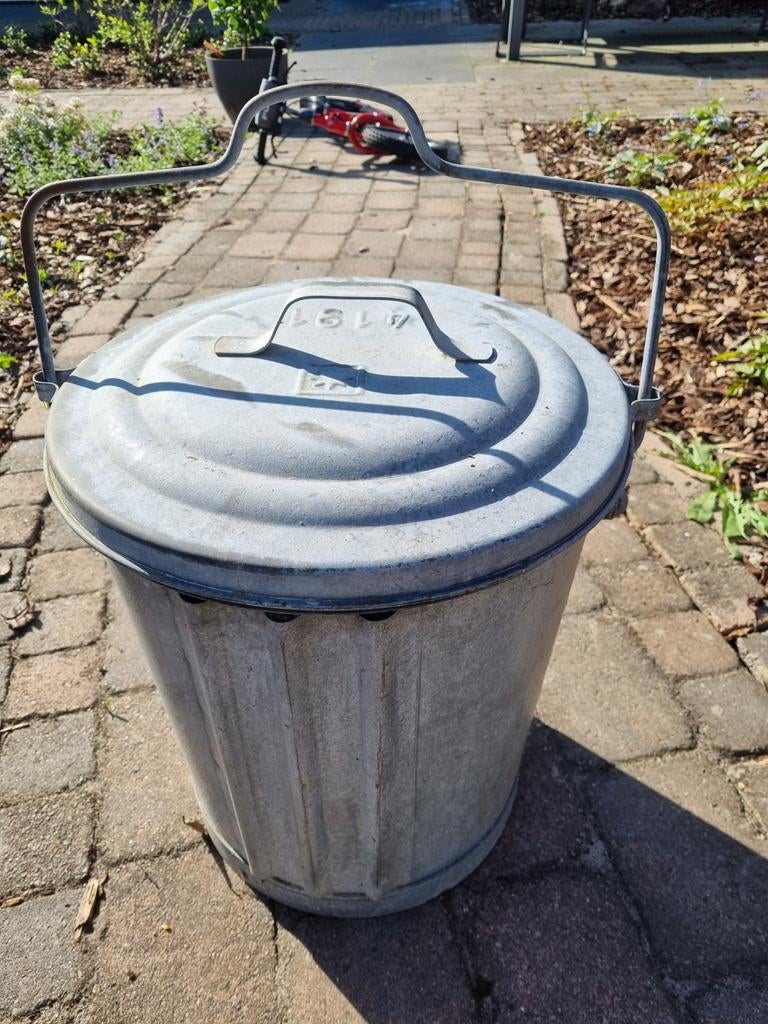 Zinken vuilnisemmer, Huis en Inrichting, Woonaccessoires | Prullenbakken, 40 liter of meer, Ophalen, Gebruikt, Minder dan 50 cm
