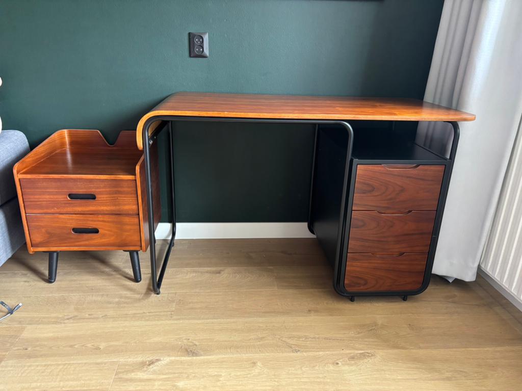 Modern bureau met lades en opbergruimte, Huis en Inrichting, Bureaus, Ophalen, Gebruikt, 120 cm, Bruin
