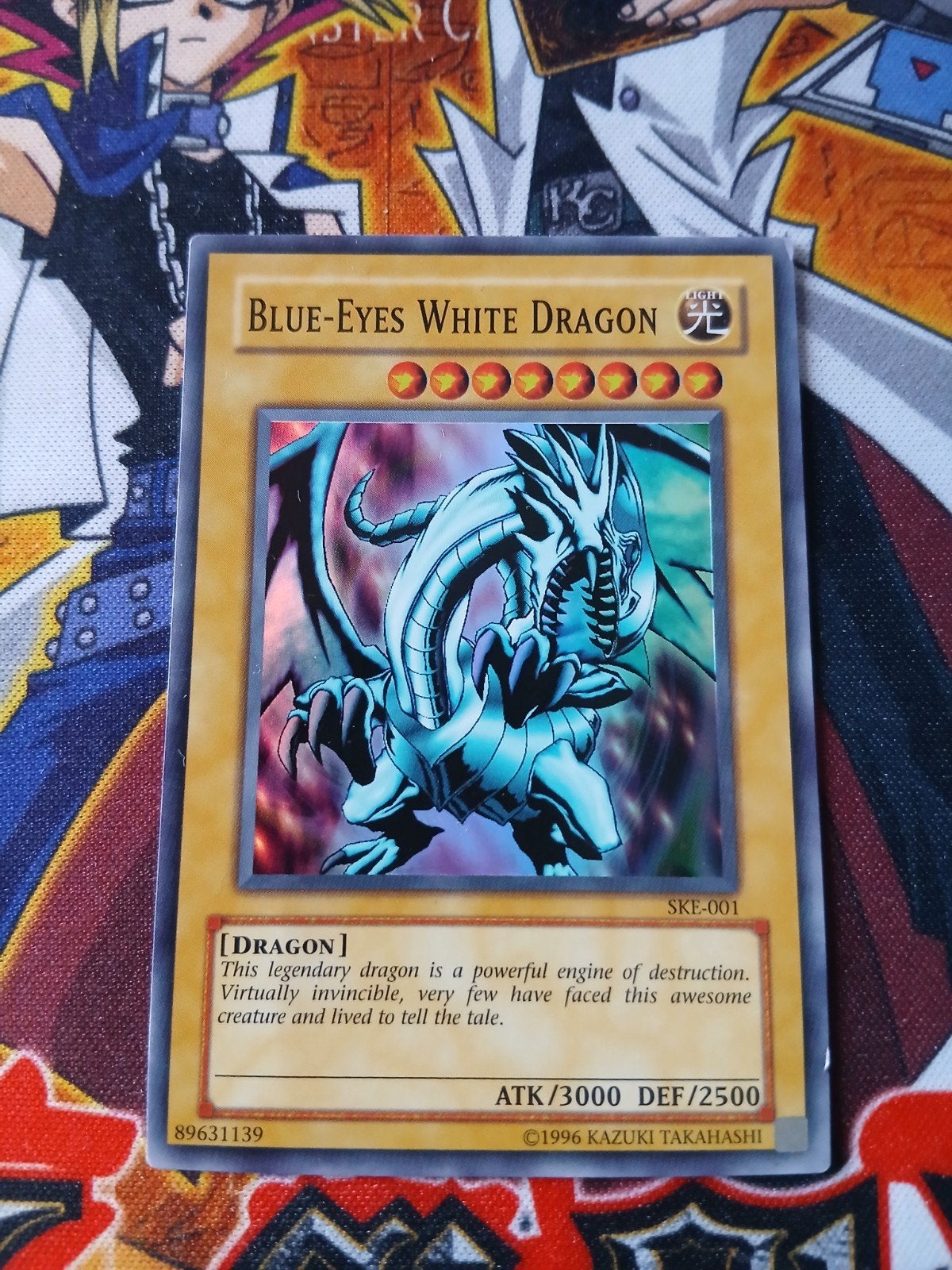 Blue-Eyes White Dragon - Super Rare SKE - Yu-Gi-Oh, Hobby en Vrije tijd, Verzamelkaartspellen | Yu-gi-Oh!, Ophalen of Verzenden
