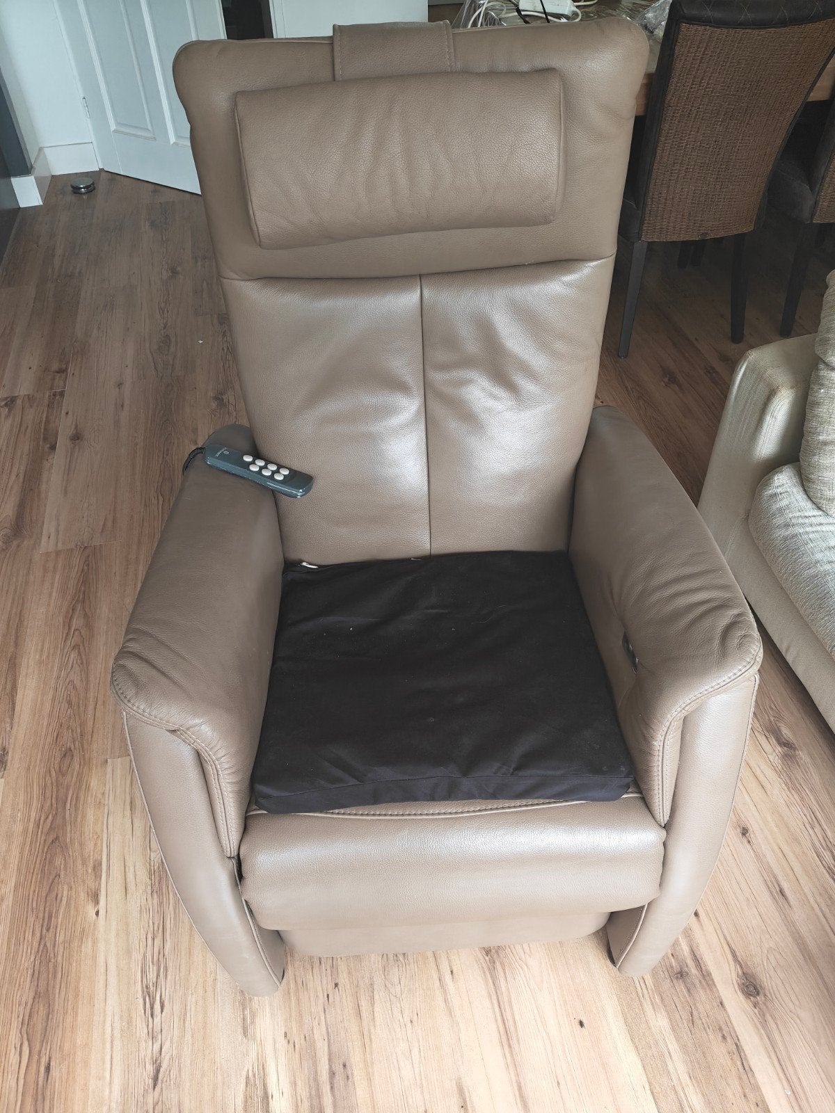 Prominent sta op stoel, Ophalen, Gebruikt, 75 tot 100 cm, Leer