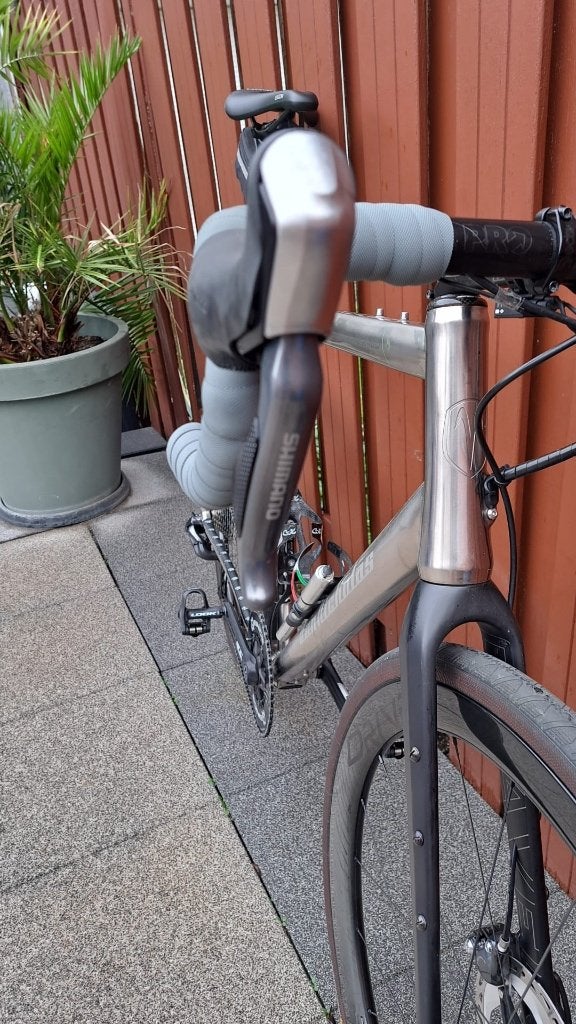 ULTEGRA DI2 11 SPEED DISC RACE GRAVEL LEESADVERTENTIE  FOTOS, Fietsen en Brommers, Gravelbike, Zo goed als nieuw, Aluminium, Ultegra di2 disc