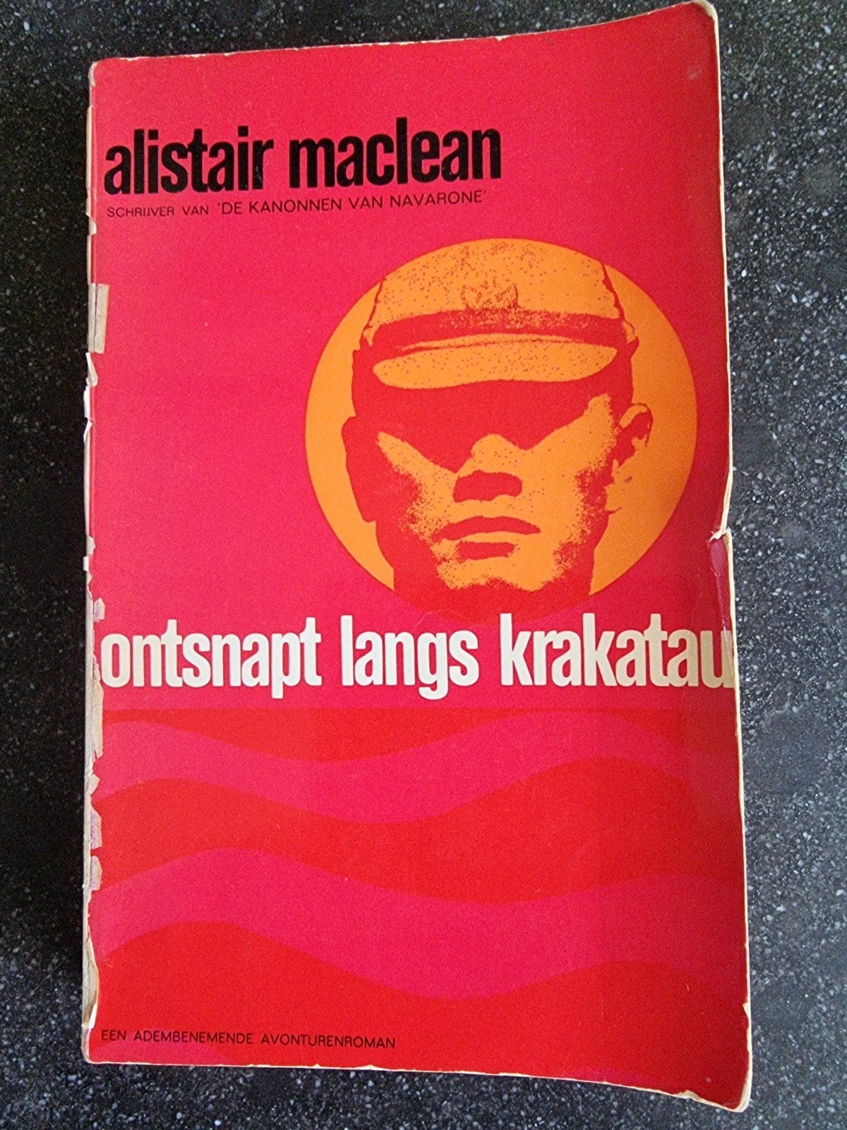 Ontsnapt langs Krakatau - Alistair MacLean (Elsevier), Verzenden, Gelezen, Alistair MacLean