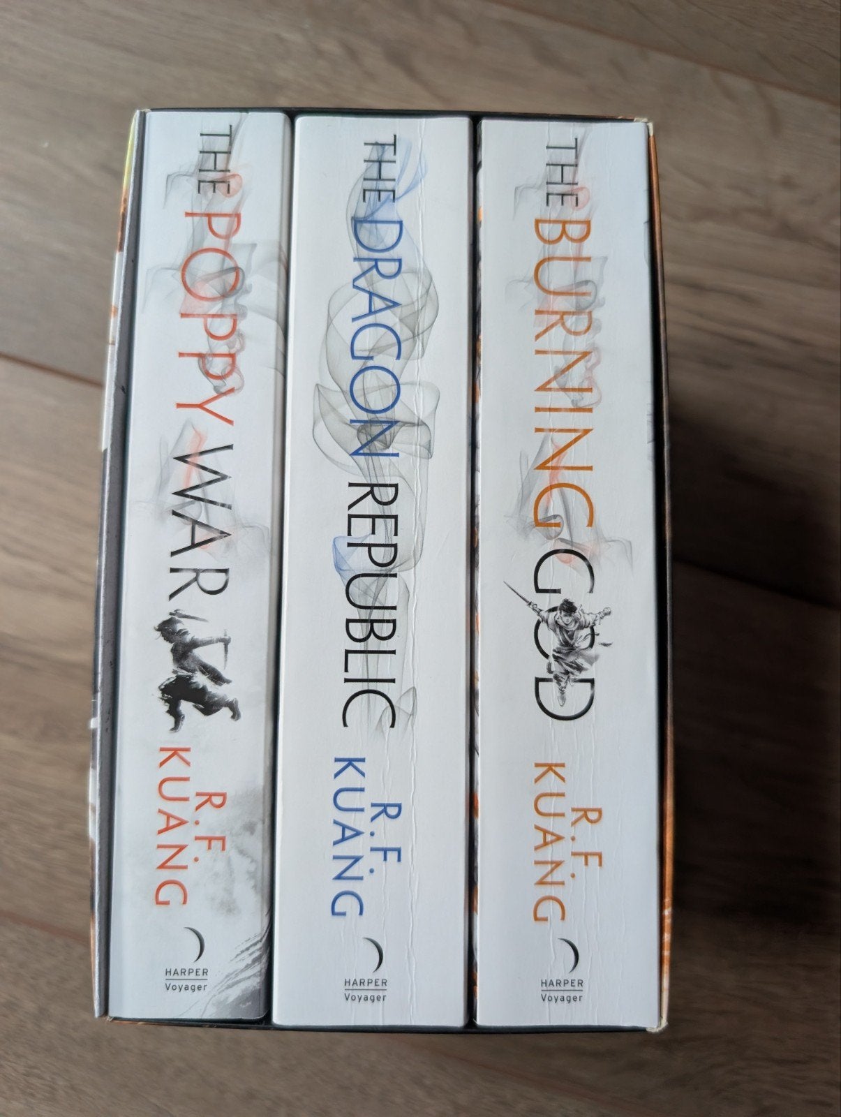 The Poppy War trilogy Boxset + art map, Boeken, Ophalen of Verzenden, Zo goed als nieuw