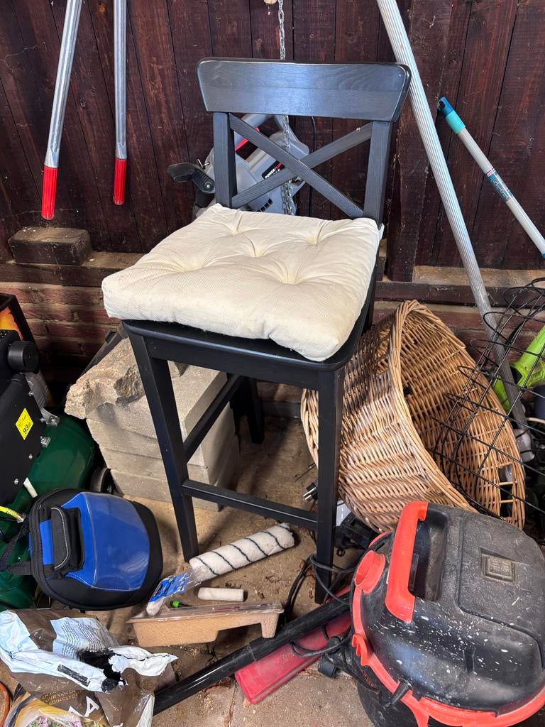 Zwarte barkruk met kussen, Huis en Inrichting, Stoelen, Gebruikt, Zwart, Ophalen of Verzenden, Eén