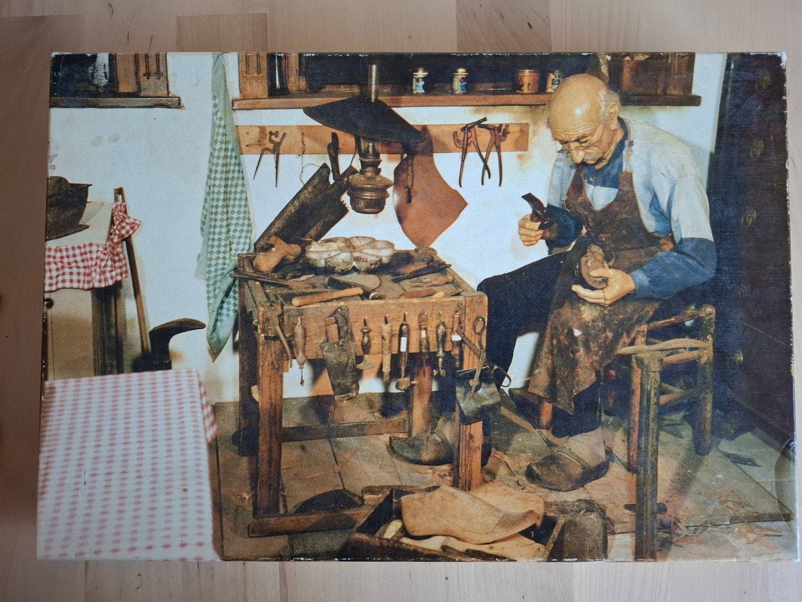 Puzzel -750 stukjes - Schoenmaker, Hobby en Vrije tijd, Ophalen, 500 t/m 1500 stukjes