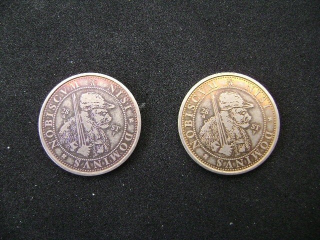 2 verschillende 28 stuivers uit 2010 uitgifte Floryn Jenever, Ophalen of Verzenden, Overige materialen, Nederland