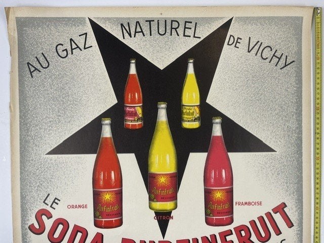 poster Soda purfinfruit jaren 1940, Verzamelen, Ophalen of Verzenden, Zo goed als nieuw, A1 t/m A3, Film en Tv