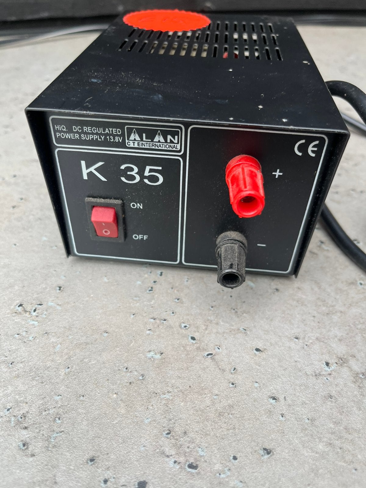 Voeding K 35  DC Regulated 13,8V, L, Zo goed als nieuw, L, L