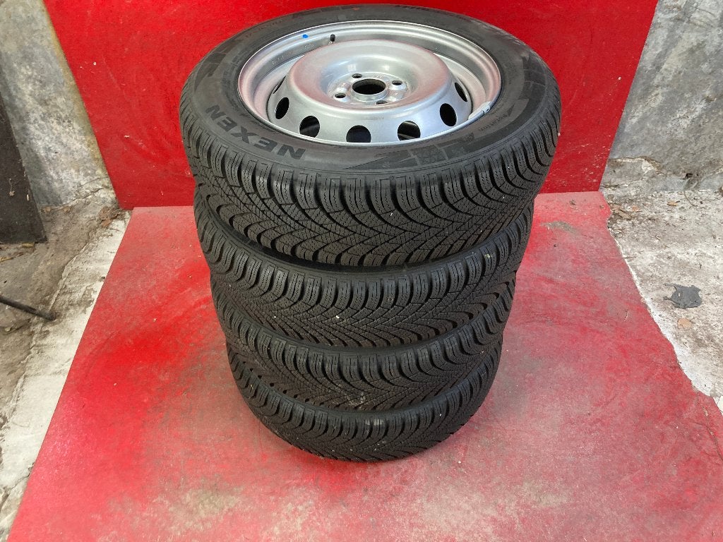 Winterbanden Suzuki Ignis, Swift 175/65R15, Auto-onderdelen, 15 inch, 175 mm, ., Banden en Velgen