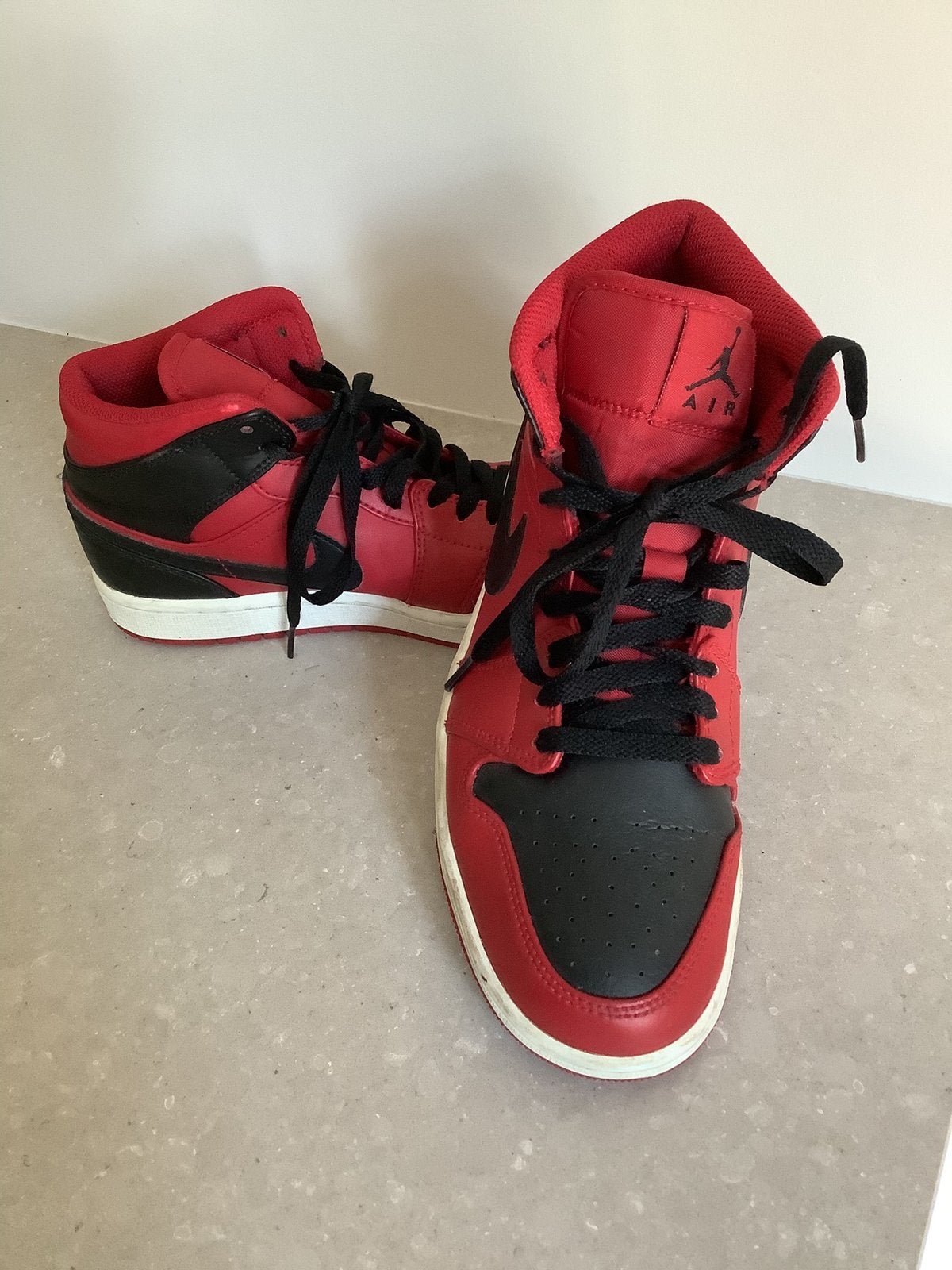 Nike air jordan sneakers maat 41 nette staat! Rood zwart, Zwart, Ophalen of Verzenden, Sneakers of Gympen, Zo goed als nieuw