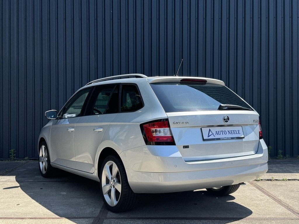 Skoda Fabia Combi 1.2 TSI First Edition Style 1e eigenaar, N, Auto's, Stof, 4 cilinders, Origineel Nederlands, Handgeschakeld