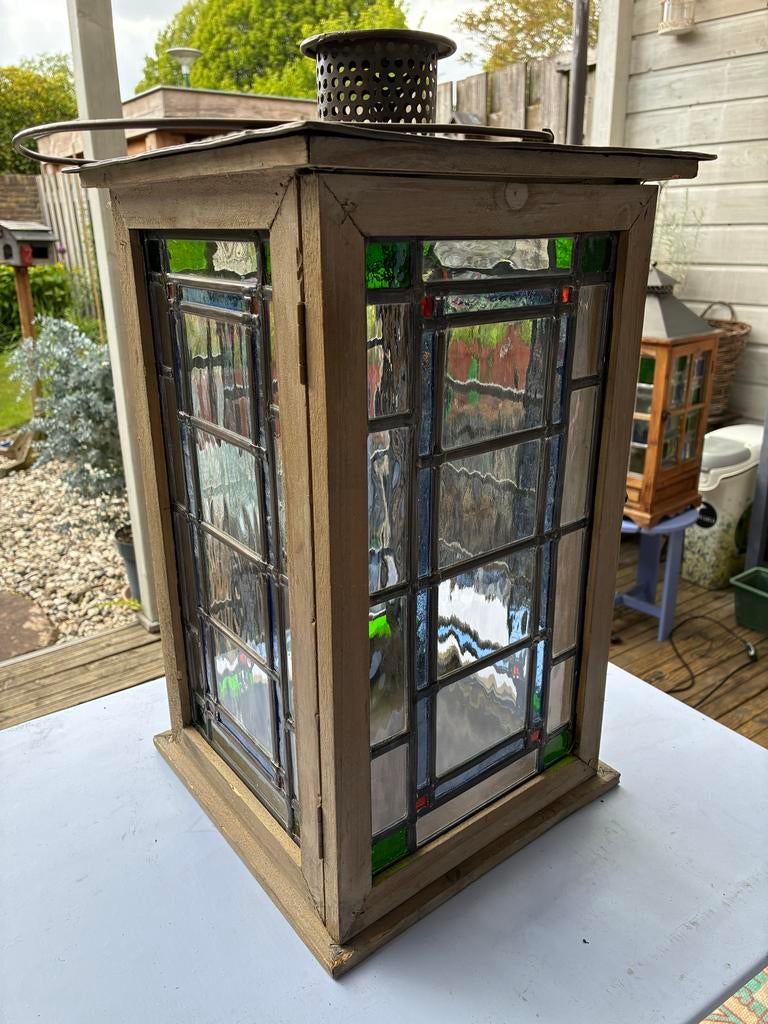 Oude houten lantaarn met nieuwe glas-in-lood ramen, Huis en Inrichting, Kasten | Vitrinekasten, Zo goed als nieuw, 25 tot 50 cm