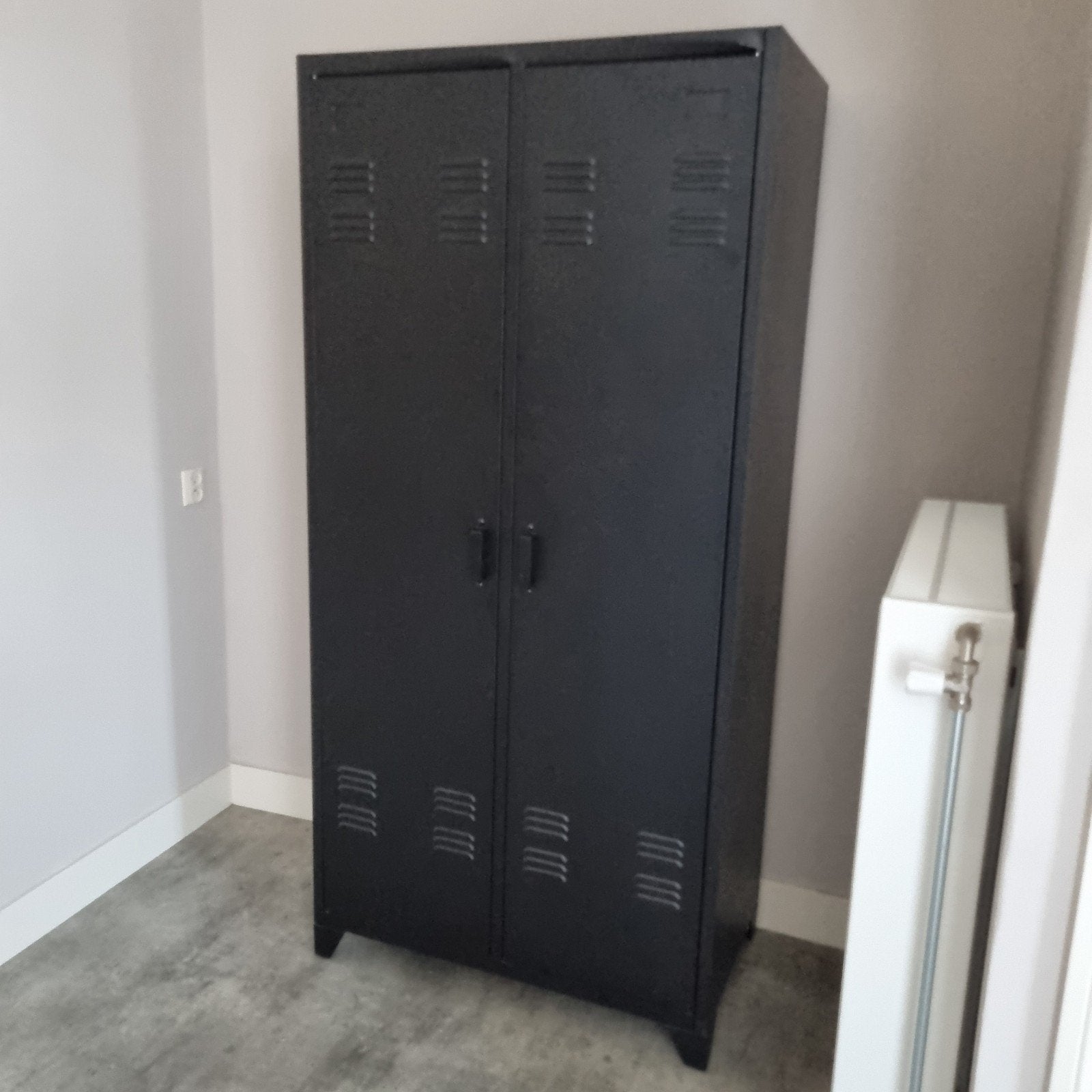 Zwarte metalen kast met hang- en lade gedeelte (180x85x50), Huis en Inrichting, Kasten | Kledingkasten, Ophalen, Gebruikt, 50 tot 100 cm