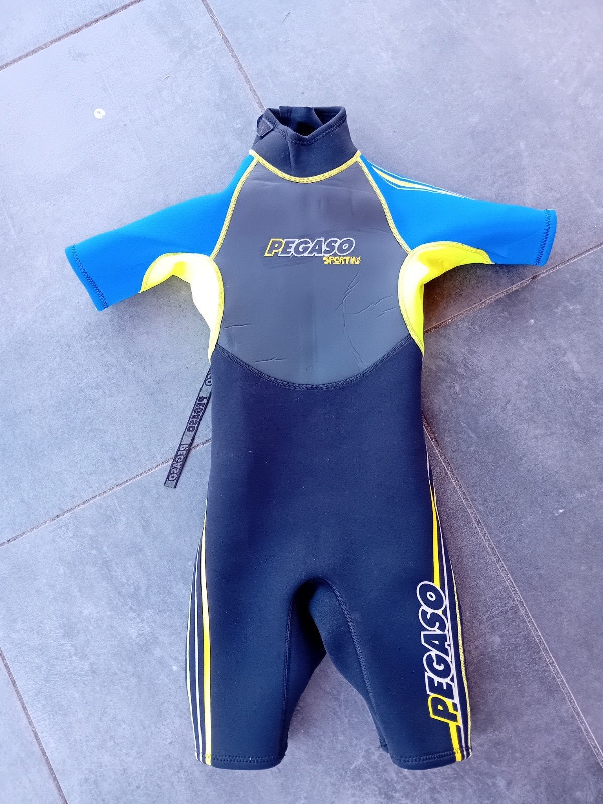 Pegaso kinder wetsuit maat S. Per stuk € 20, samen € 35,-, Ophalen, Kind, Wetsuit, Pegaso