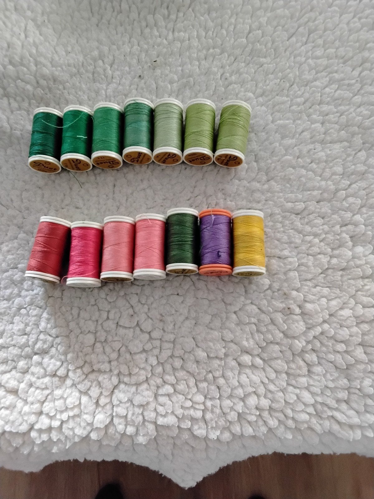 Garen set: 14 klosjes in diverse kleuren, Ophalen of Verzenden, Nieuw, Garen of Naald(en)