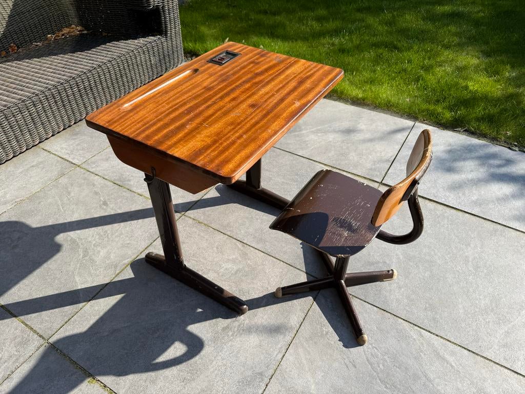 Vintage jaren '60 schooltafeltje en stoeltje, Kinderen en Baby's, Kinderkamer | Tafels en Stoelen, Ophalen, Gebruikt, Tafel(s) en Stoel(en)