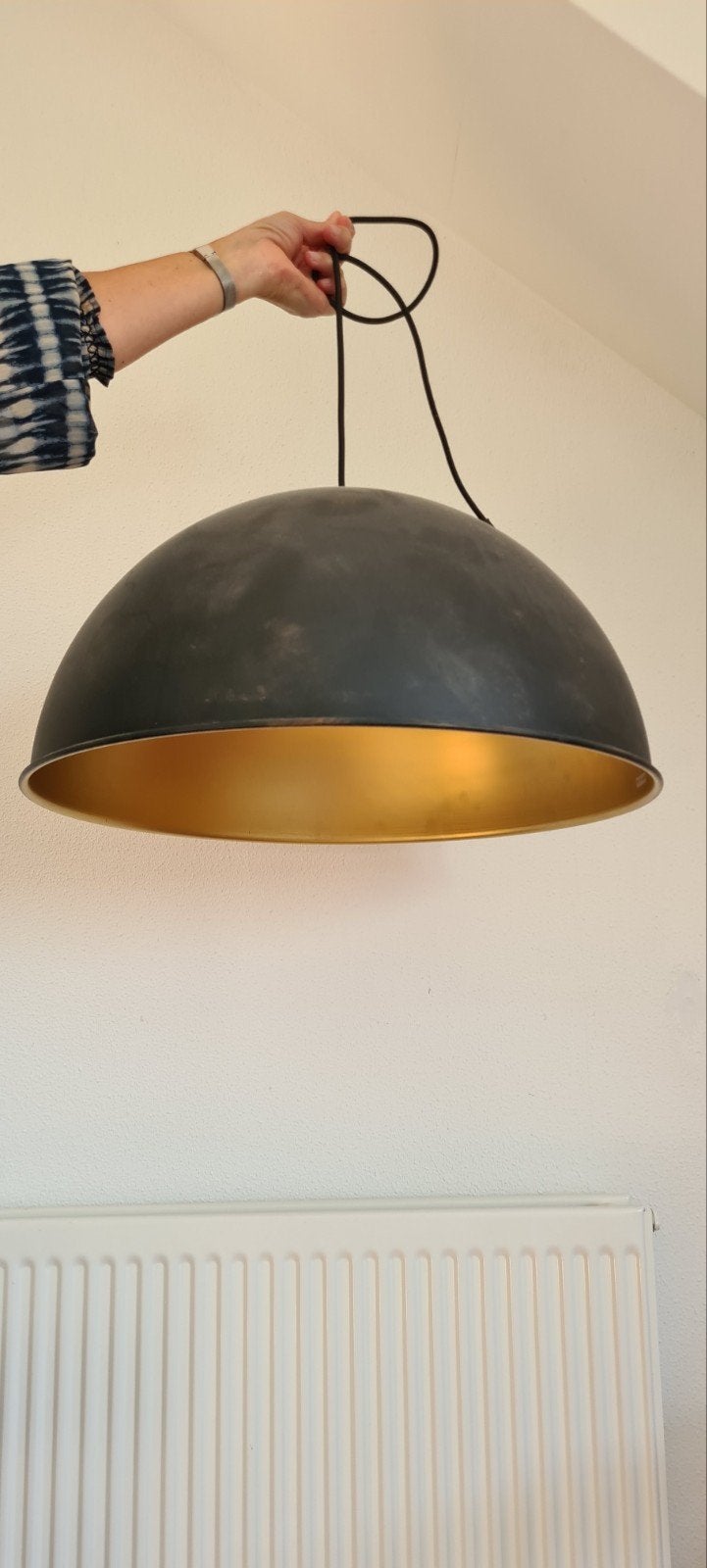 Grote zwarte hanglamp met gouden binnenkant, Ophalen, Modern, Industrieel, E27 (groot), Zo goed als nieuw