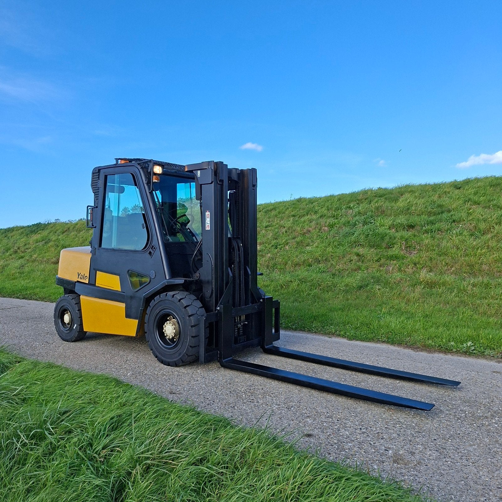 Te koop zeer nette heftruck Yale 4.5 ton op 600mm triplomast, LPG, Linde Toyota Still Jungheinrich Hyster Yale Komatsu Mitsubishi