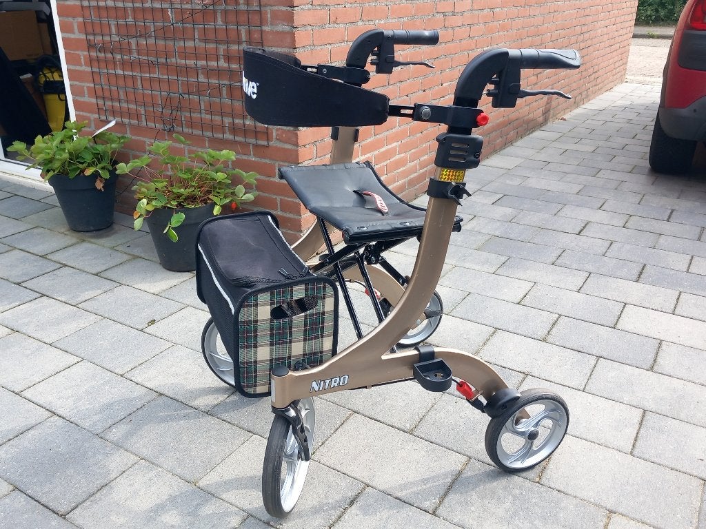 Rollator Nitro Drive M, Diversen, Ophalen, Opvouwbaar, Gebruikt