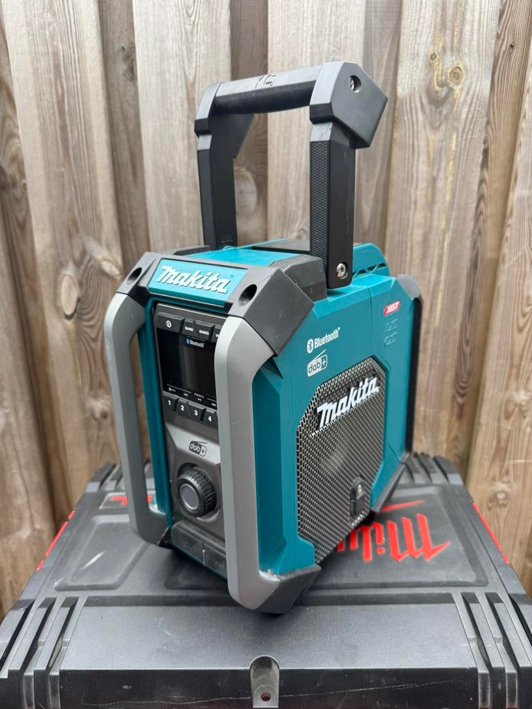 Makita MR007G bouwradio Bluetooth DAB+ met adapter, Ophalen of Verzenden, Zo goed als nieuw