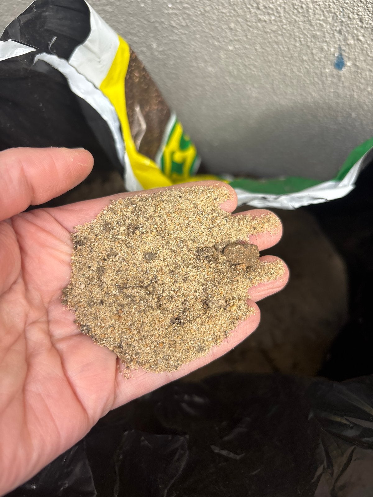 Zand in zakken - ideaal voor diverse tuinklussen, Ophalen, Gebruikt, Ophoogzand