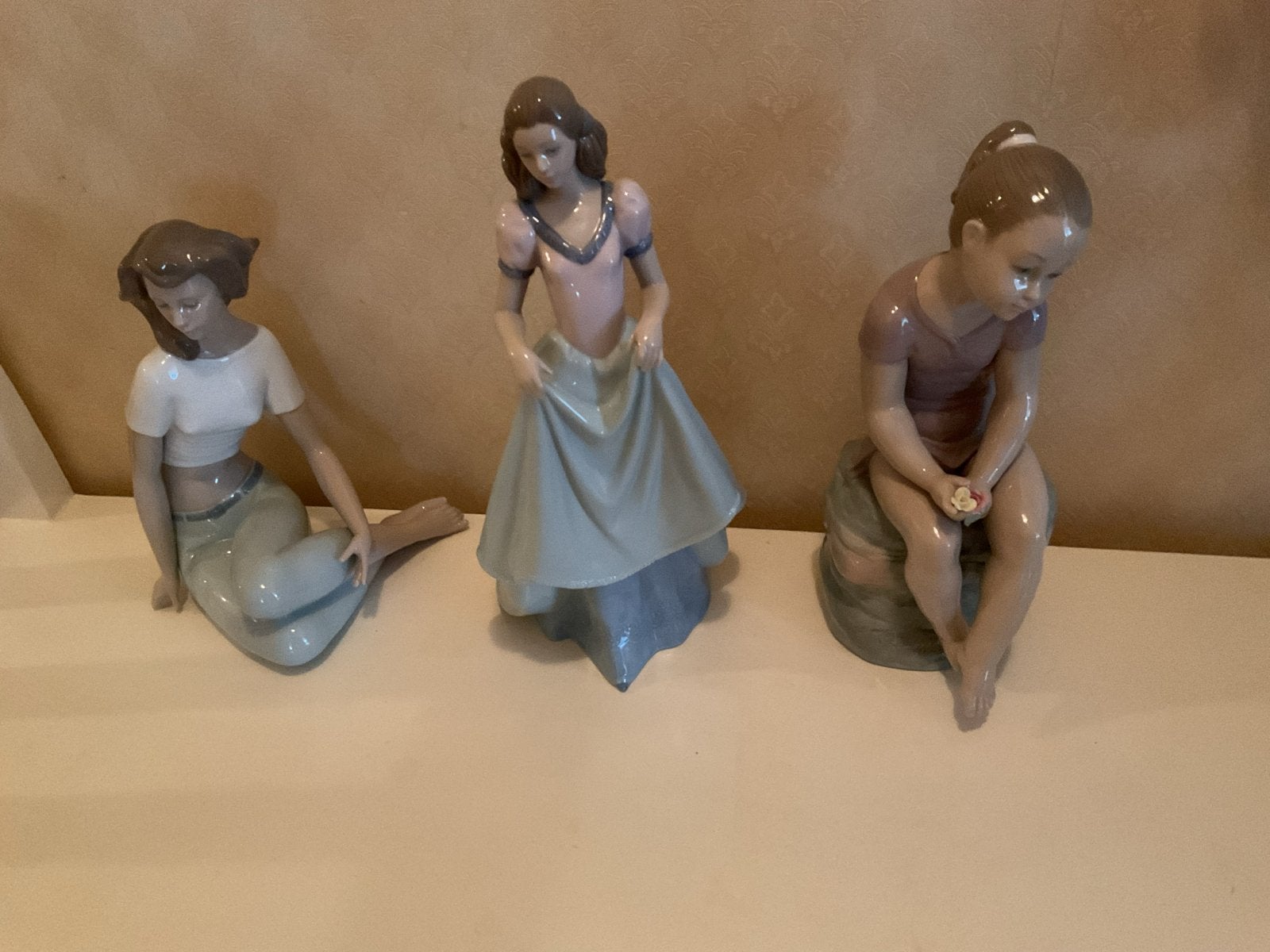 Set van 3 Nao porseleinen beeldjes van meisjes., Antiek en Kunst, Ophalen