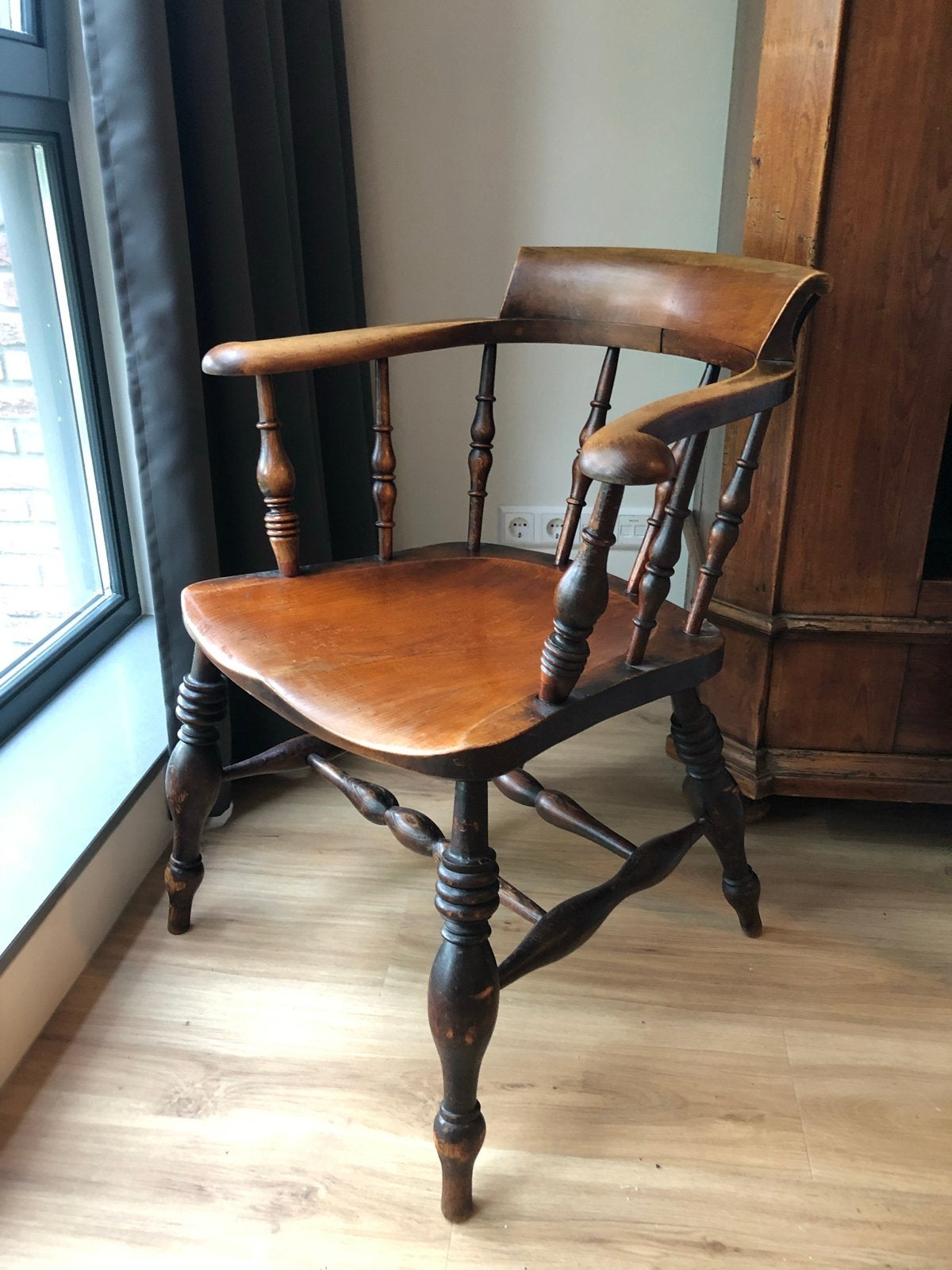 antieke Captain's Chair van iepenhout elm wood, Ophalen