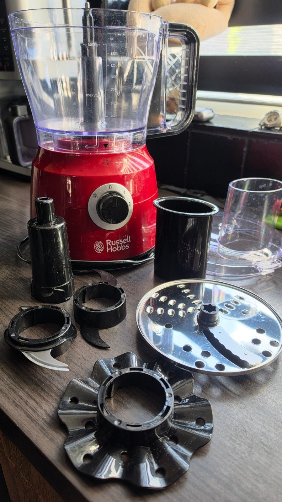 Russell Hobbs Foodprocessor - Rood, zo goed als nieuw, 3 snelheden of meer, Ophalen of Verzenden, Zo goed als nieuw, 2 tot 3 liter
