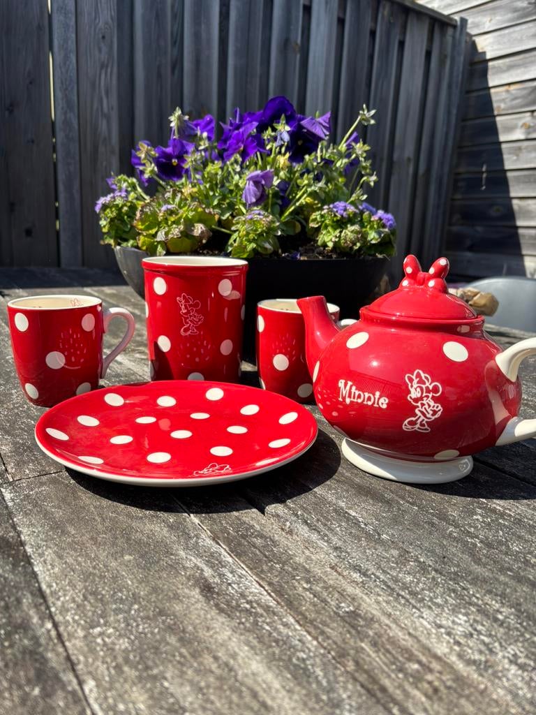 Disneyland servies Mnnie Mouse  theepot, bord , vaas, mokken, Verzenden, Porselein