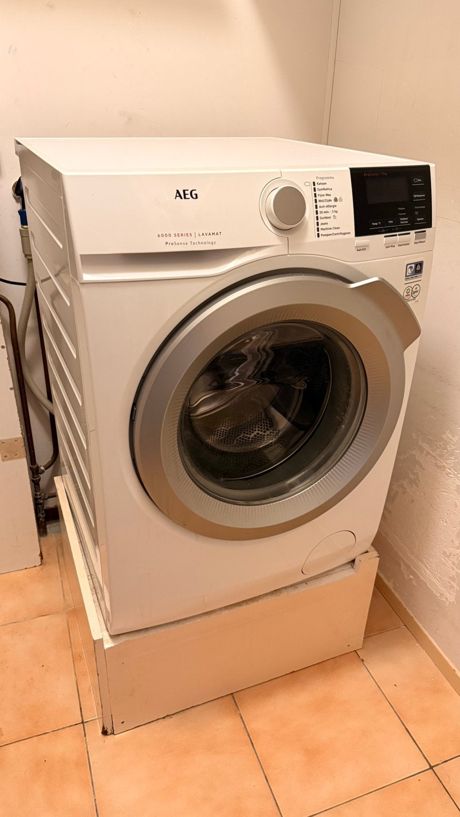 AEG wasmachine in prima staat, Witgoed en Apparatuur, Ophalen, 1200 tot 1600 toeren, 8 tot 10 kg, Zo goed als nieuw