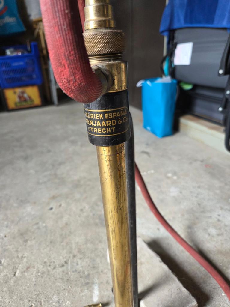 Vintage koperen waterpomp met slang - Spanjaard & Co, Ophalen of Verzenden