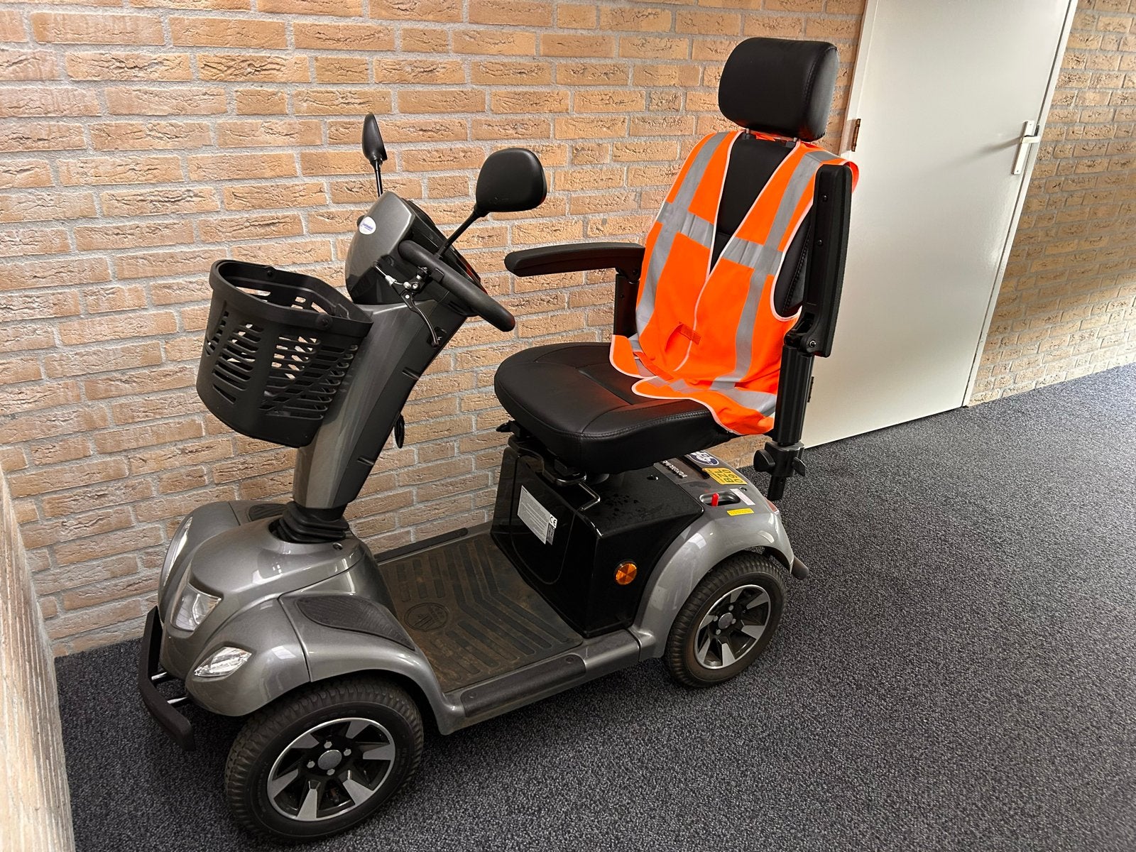 Scootmobiel Carpo 4D 2023, 16 t/m 25 km, Zo goed als nieuw, 16 km/u of meer, Ophalen